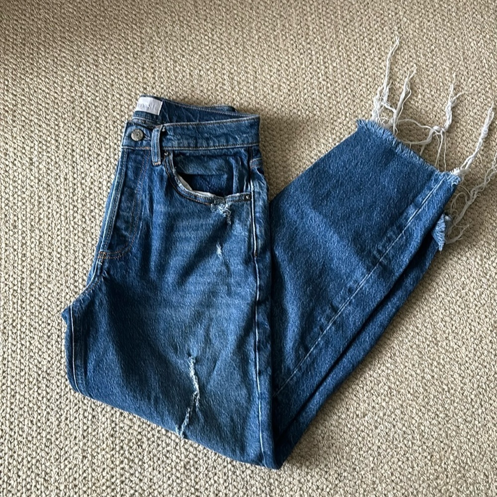 Distressed boyish jeans​​​​​